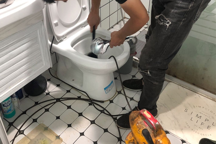 南林乡疏通下水道