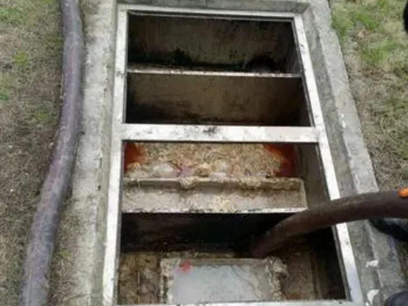 南林乡隔油池清理