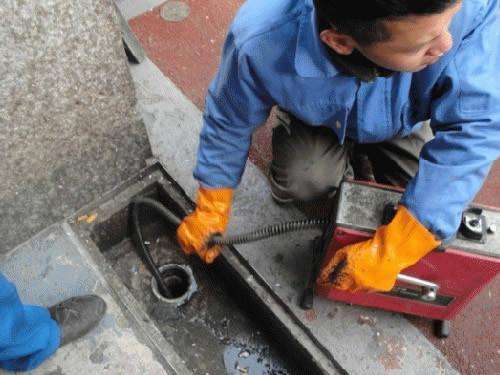 南林乡疏通下水道